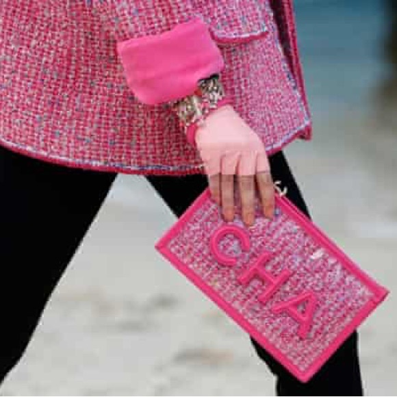 CHANEL PINK CHA - NEL WRISTLET/CLUTCH - Picture 2 of 11